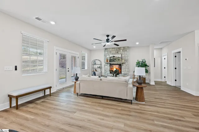 $549,900 | 315 Lakefront Drive, Anderson, SC 29626