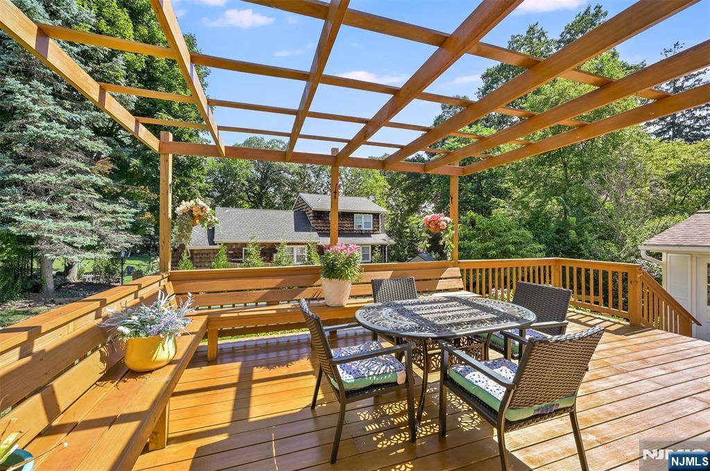 64 Ridge Avenue Park Ridge, NJ 07656 - Photo 11 of 32