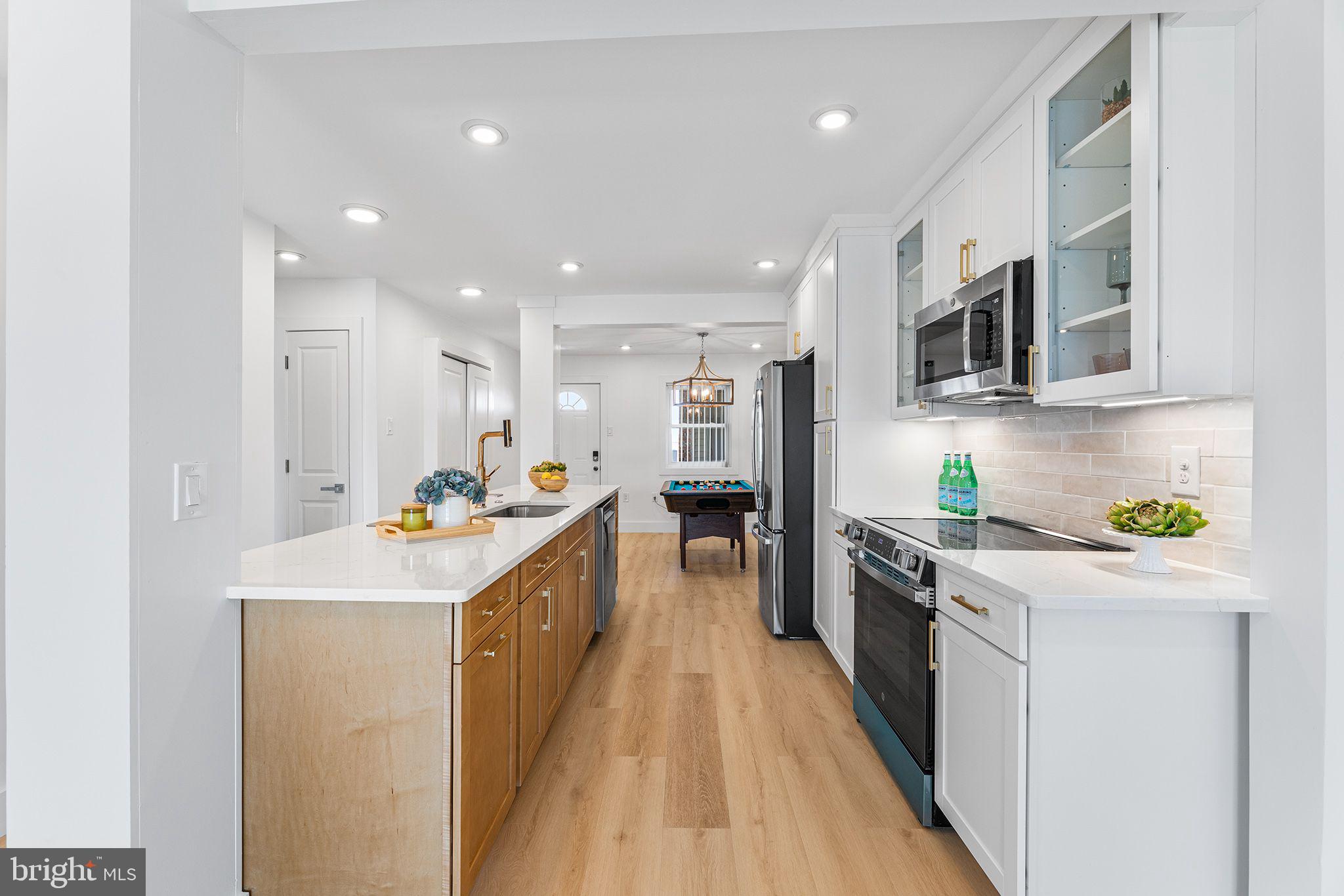 615 Salt Spray Road, Unit 3E Ocean City, MD 21842 - Photo 17 of 39 Kitchen looking from the living room
