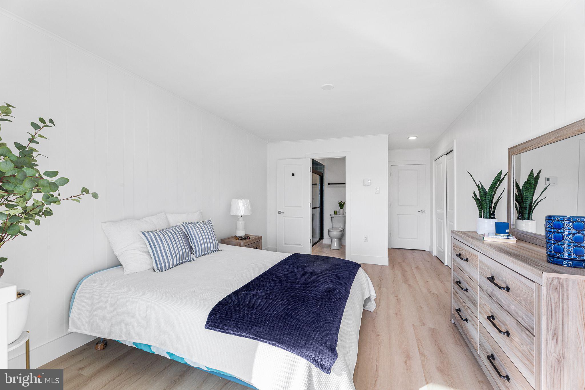 615 Salt Spray Road, Unit 3E Ocean City, MD 21842 - Photo 28 of 39 Primary Bedroom looking toward the entry/closet