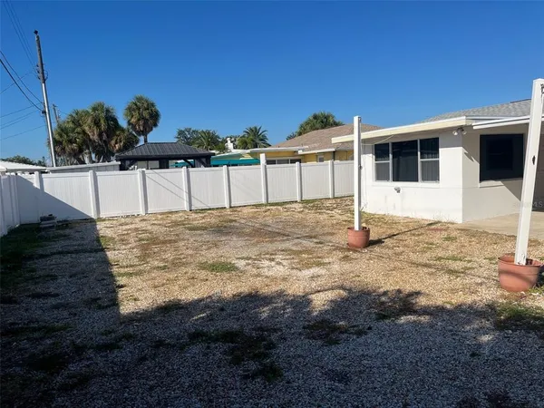 $2,450 | 428 90th Avenue, St. Pete Beach, FL 33706