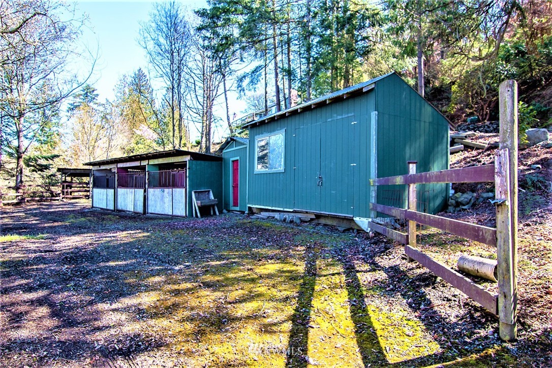 8056 Summit Park Road Anacortes, WA 98221 - Photo 9 of 35 Gallery Image 9