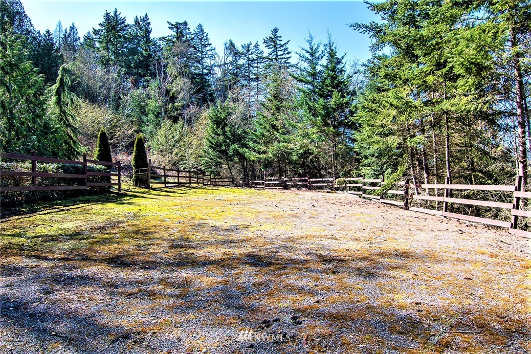 8056 Summit Park Road Anacortes, WA 98221 - Photo 10 of 35 Gallery Image 10
