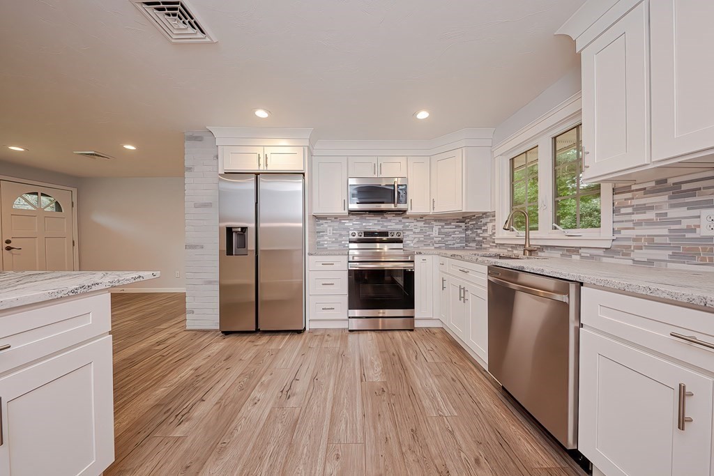 59 Michael Road Raynham, MA 02767 - Photo 5 of 22 Gallery Image 5