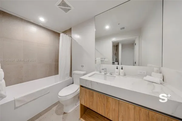 $825,000 | 11 Northeast 6th Street, Unit 2307, Miami, FL 33132