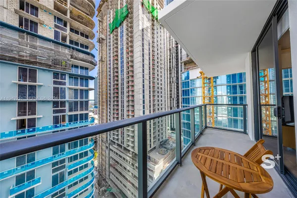 $825,000 | 11 Northeast 6th Street, Unit 2307, Miami, FL 33132