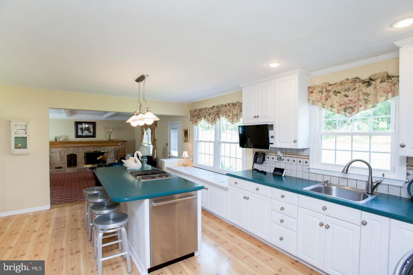 369 South Sugan Road New Hope, PA 18938 - Photo 13 of 56 Gallery Image 13