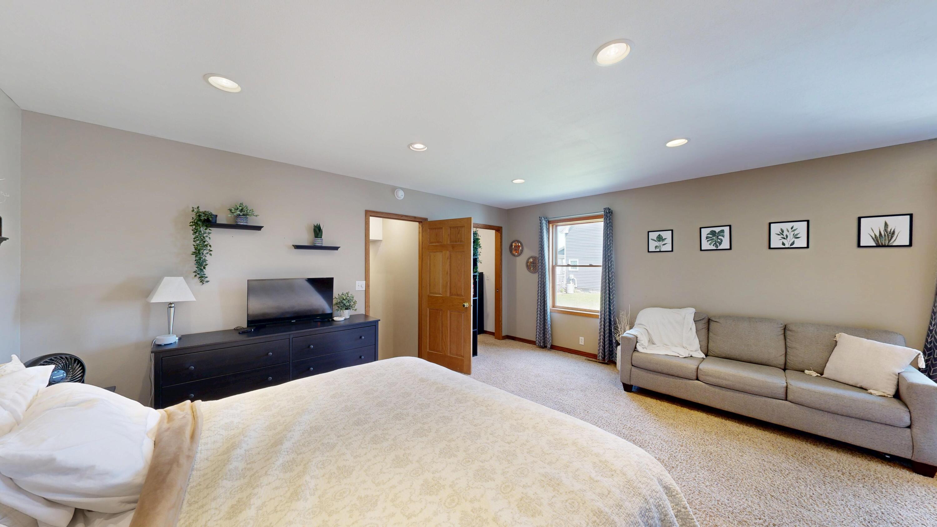 605 South Main Street Westby, WI 54667 - Photo 16 of 58 Primary Suite