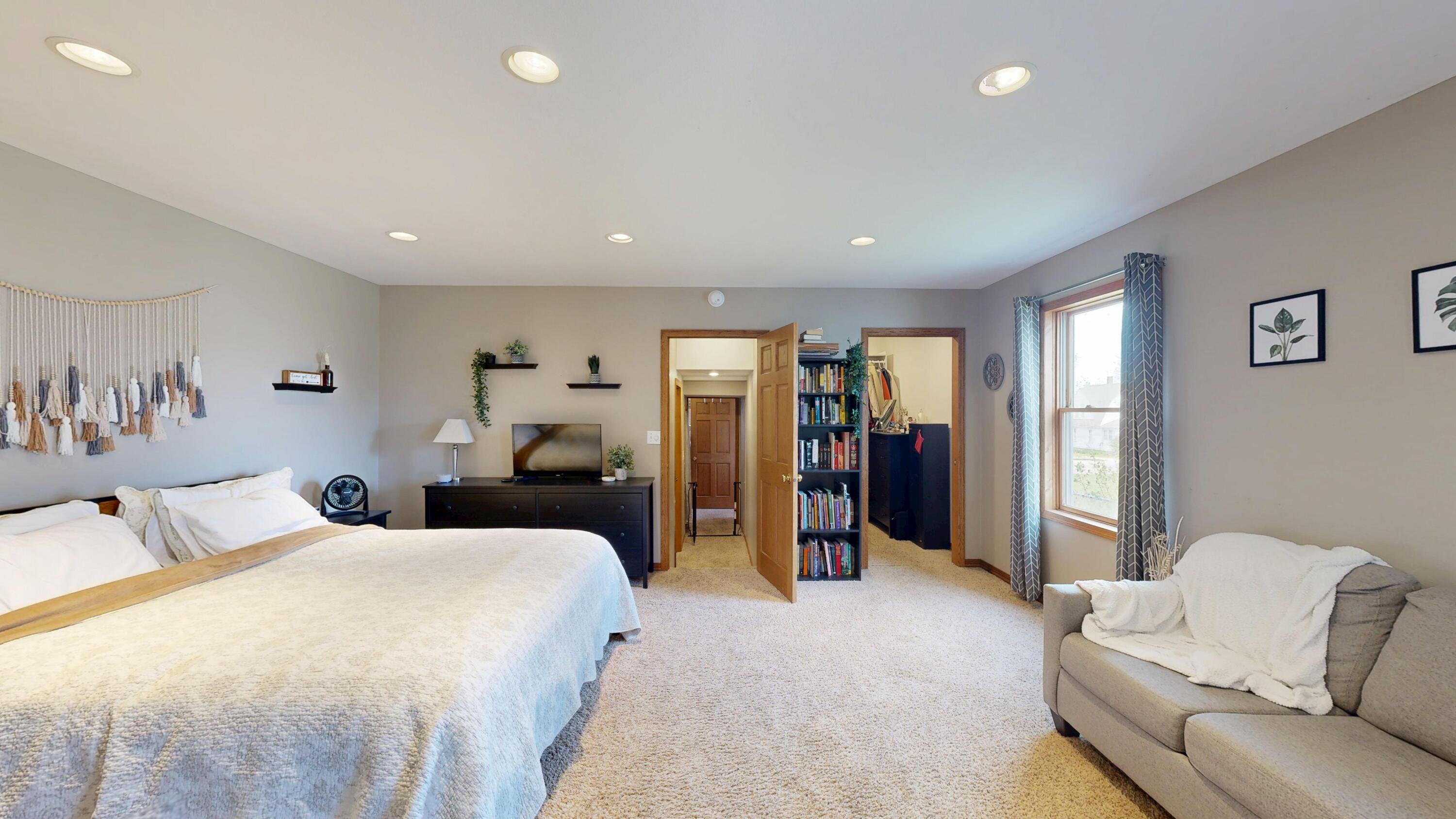 605 South Main Street Westby, WI 54667 - Photo 17 of 58 Primary Suite