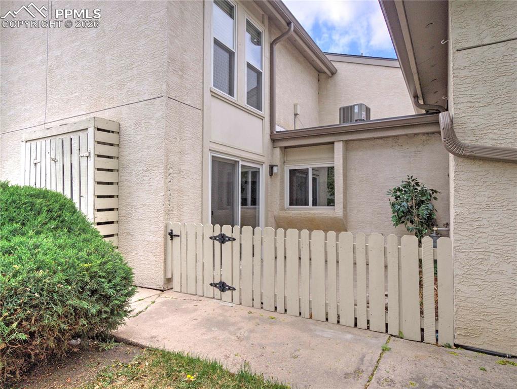 3330 Templeton Gap Road, Unit 8 Colorado Springs, CO 80907 - Photo 27 of 33