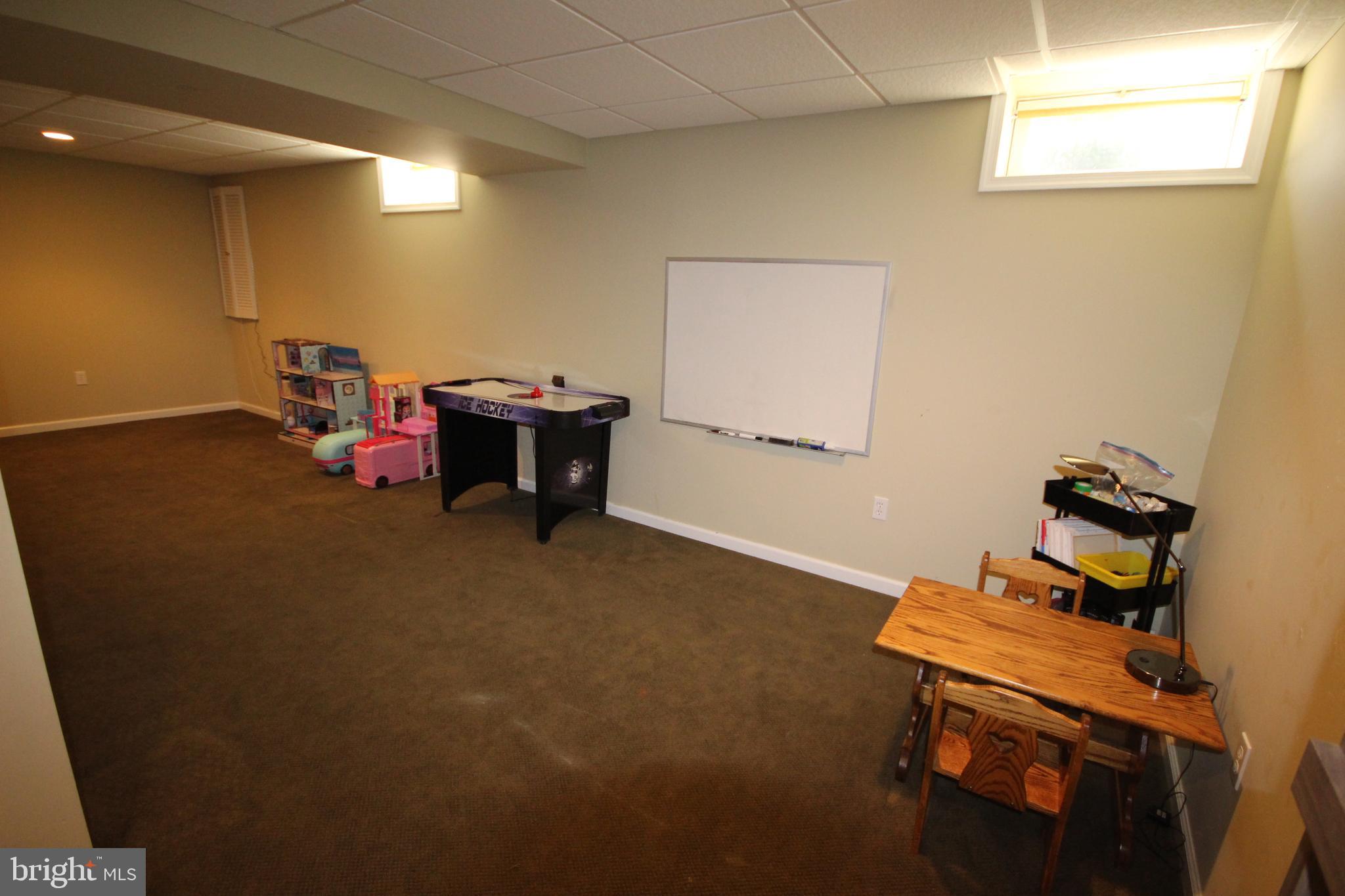 10 Avalon Road Pennington, NJ 08534 - Photo 34 of 38