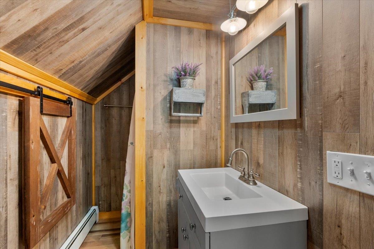 1061 Granger Hollow Road Shaftsbury, VT 05257 - Photo 15 of 36