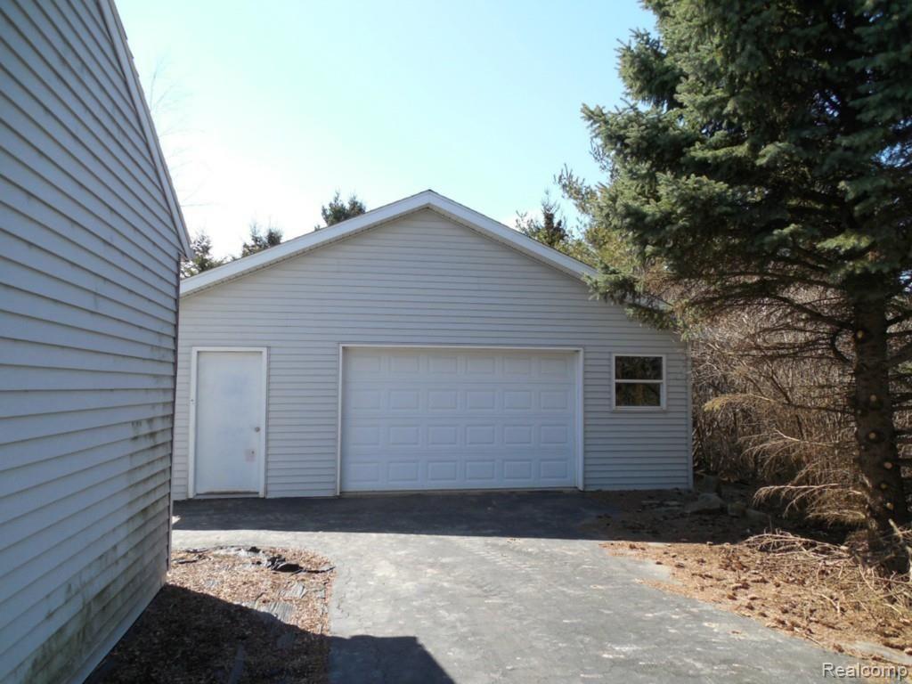 1379 Luder Road Caro, MI 48723 - Photo 3 of 14 DSCN0079.jpg