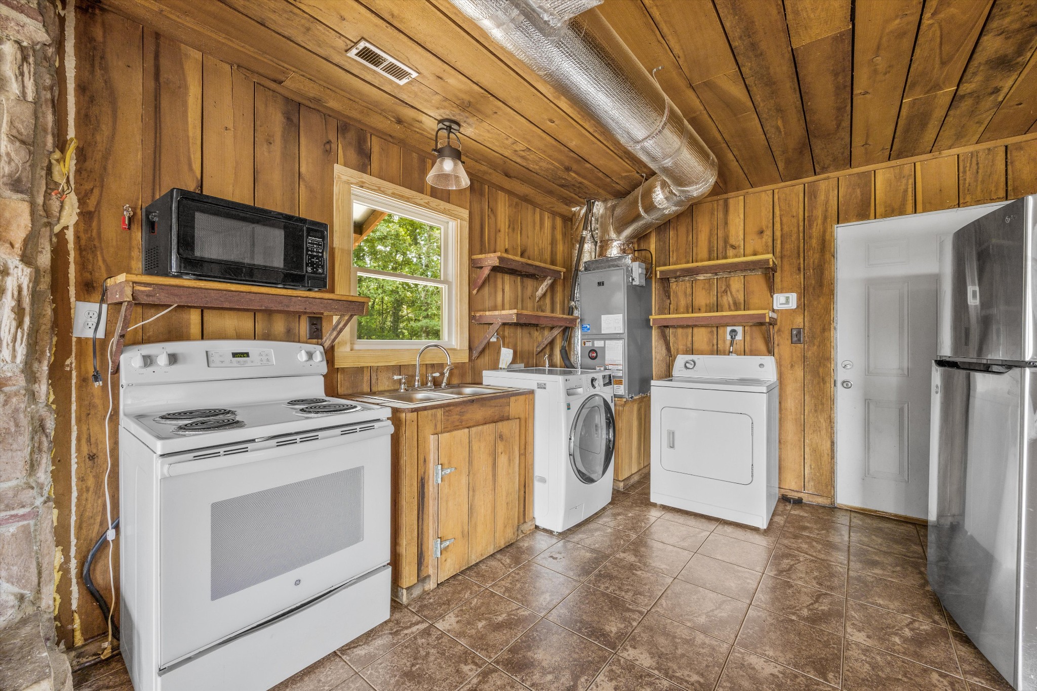 195 Curtis Road Fayetteville, TN 37334 - Photo 13 of 45 a utility room with dryer and washer