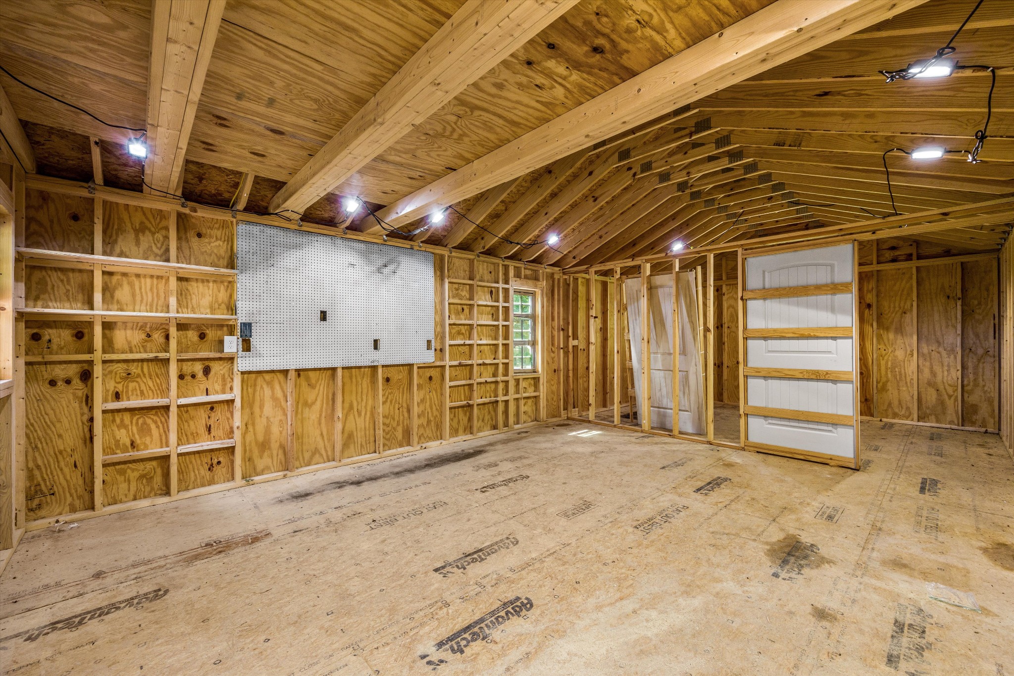 195 Curtis Road Fayetteville, TN 37334 - Photo 20 of 45 a view of an empty room