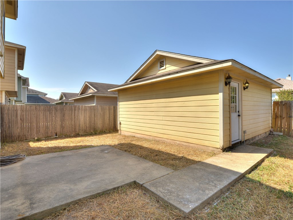 9212 Rowlands Sayle Road Austin, TX 78744 - Photo 11 of 35 Gallery Image 11