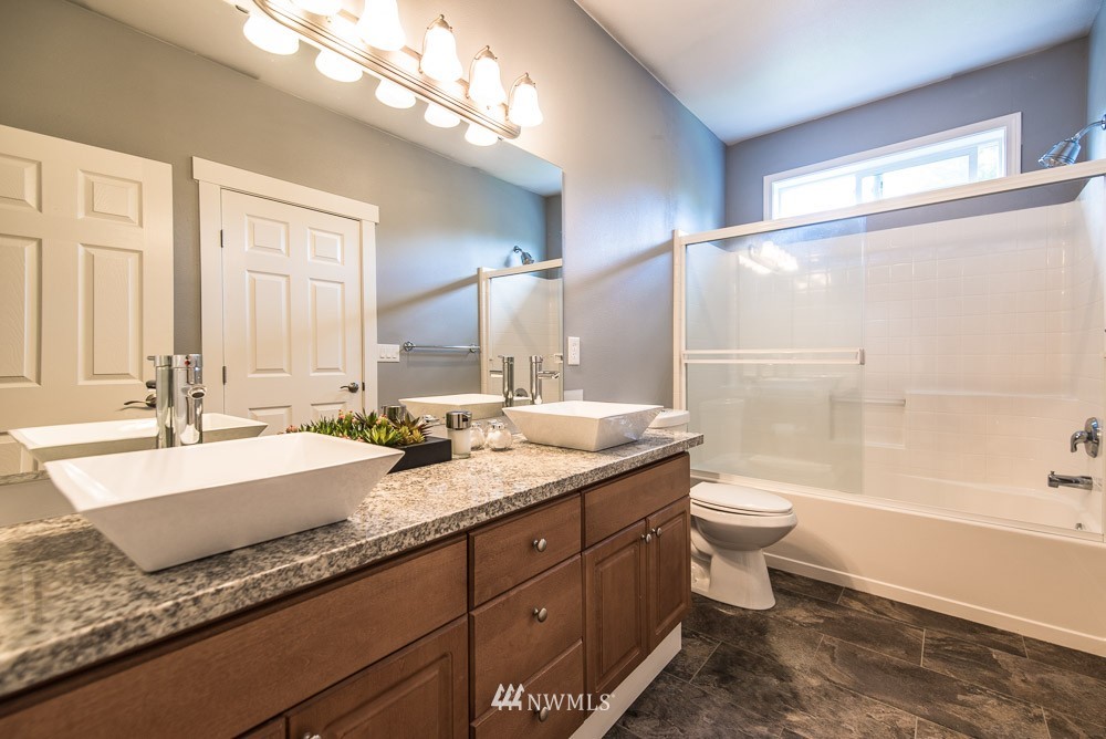 7117 Radius Loop Southeast Lacey, WA 98513 - Photo 11 of 17 Gallery Image 11