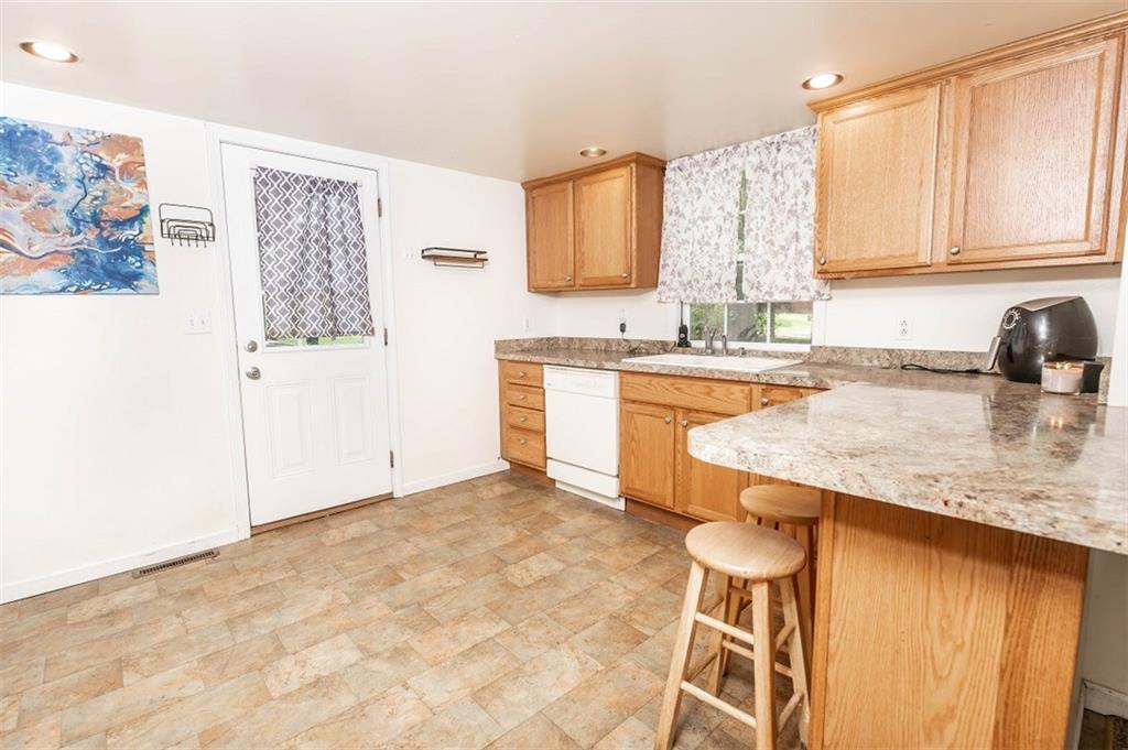 270 Maple Street Indiana, PA 15701 - Photo 5 of 18 Gallery Image 5