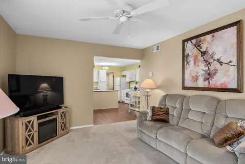 $339,500 | 36 Cotherstone Drive, Southampton, NJ 08088