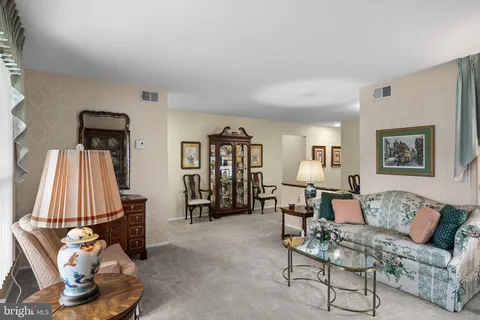 $339,500 | 36 Cotherstone Drive, Southampton, NJ 08088