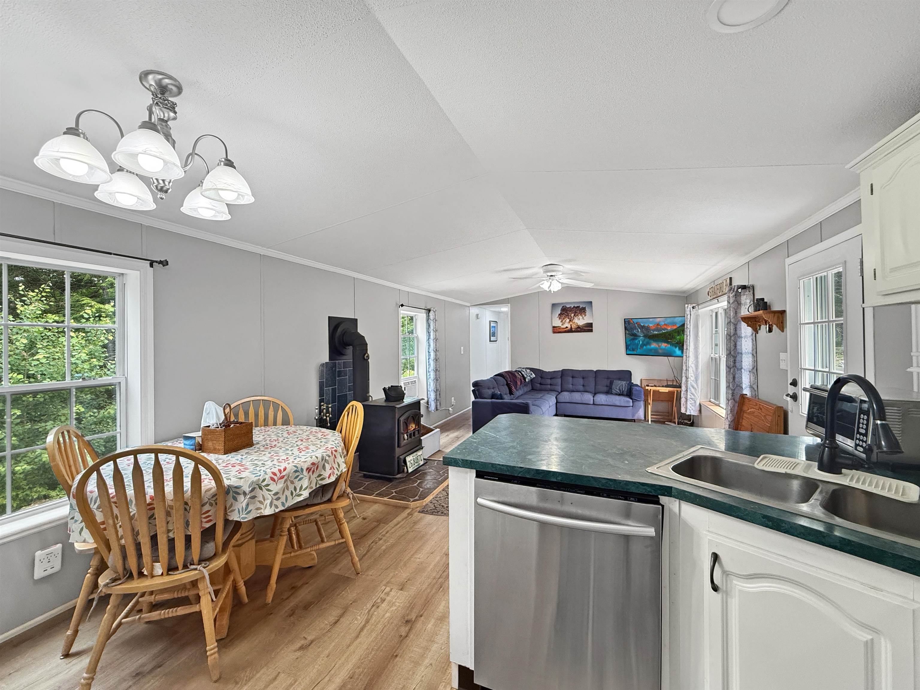 584 Bog Road Stratford, NH 03590 - Photo 4 of 29