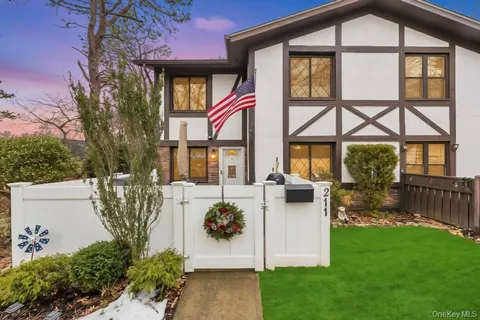 $409,000 | 211 Birchwood Road, Medford, NY 11763