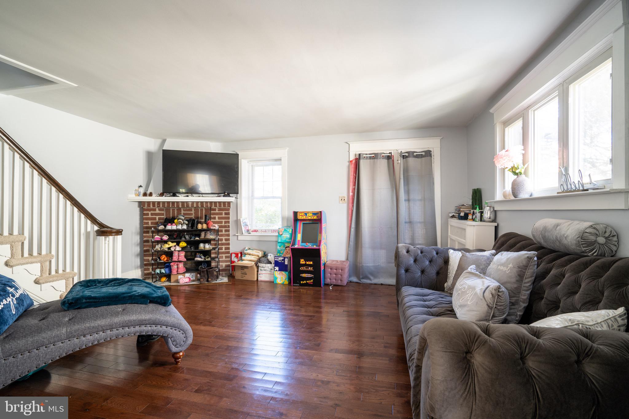 112 Marshall Road Lansdowne, PA 19050 - Photo 3 of 18 Gallery Image 3