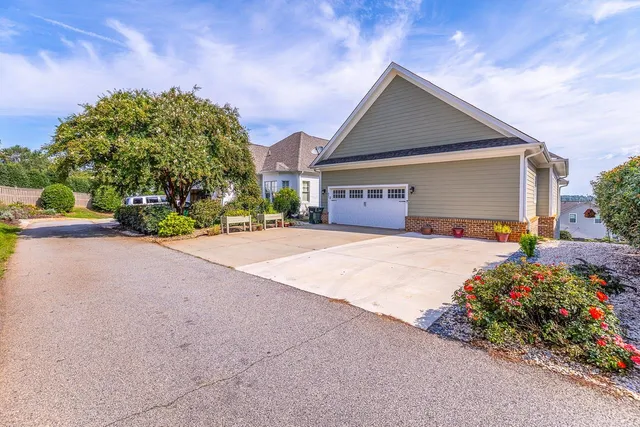 $675,000 | 902 Blue Moon Street, Taylors, SC 29687