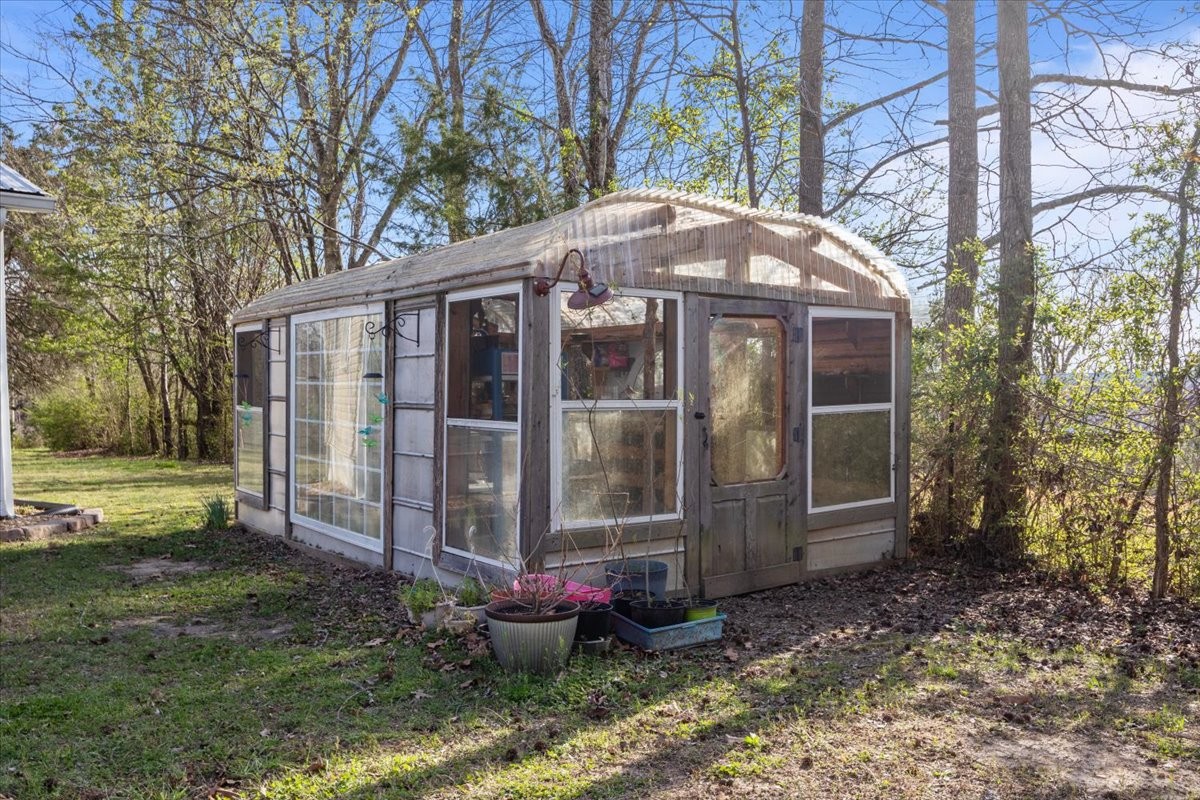 1515 Hayshed Road Charlotte, TN 37036 - Photo 39 of 41