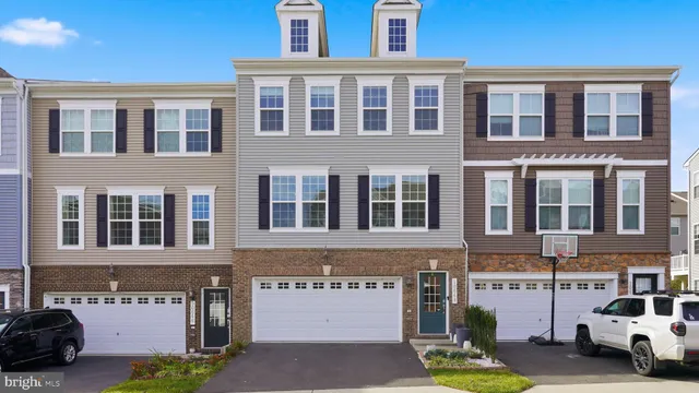 $650,000 | 10644 Hinton Way, Manassas, VA 20112