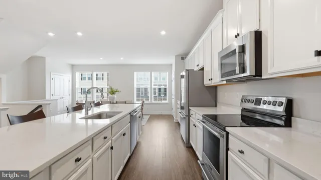 $650,000 | 10644 Hinton Way, Manassas, VA 20112