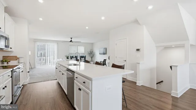 $650,000 | 10644 Hinton Way, Manassas, VA 20112