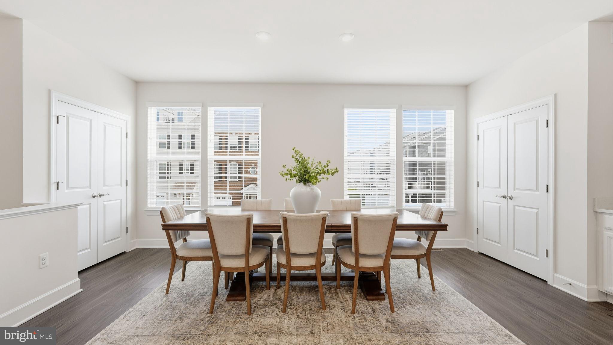 10644 Hinton Way Manassas, VA 20112 - Photo 18 of 44 a view of a dining room with furniture and wooden floor