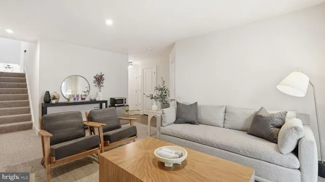 $650,000 | 10644 Hinton Way, Manassas, VA 20112