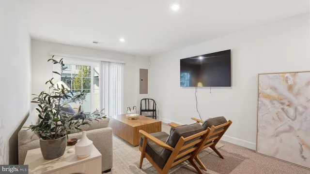 $650,000 | 10644 Hinton Way, Manassas, VA 20112