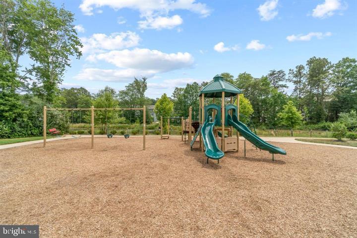 10644 Hinton Way Manassas, VA 20112 - Photo 44 of 44 a view of outdoor space with entertaining space