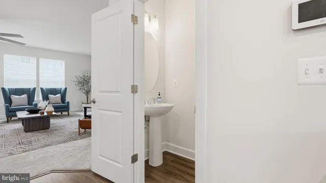 $650,000 | 10644 Hinton Way, Manassas, VA 20112