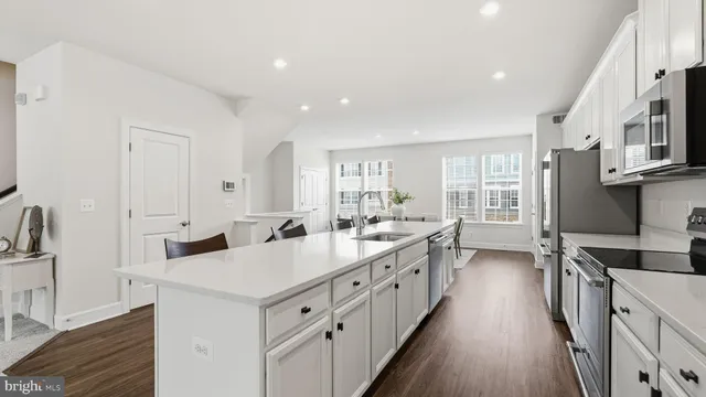 $650,000 | 10644 Hinton Way, Manassas, VA 20112