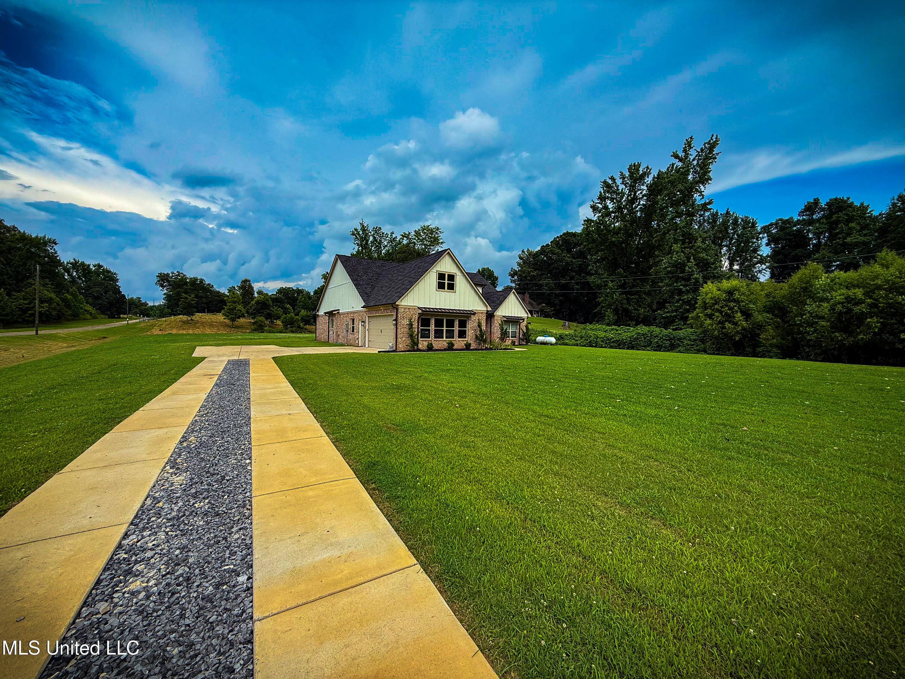 5350 Poplar Corner Road Walls, MS 38680 - Photo 22 of 30 Front Elevation