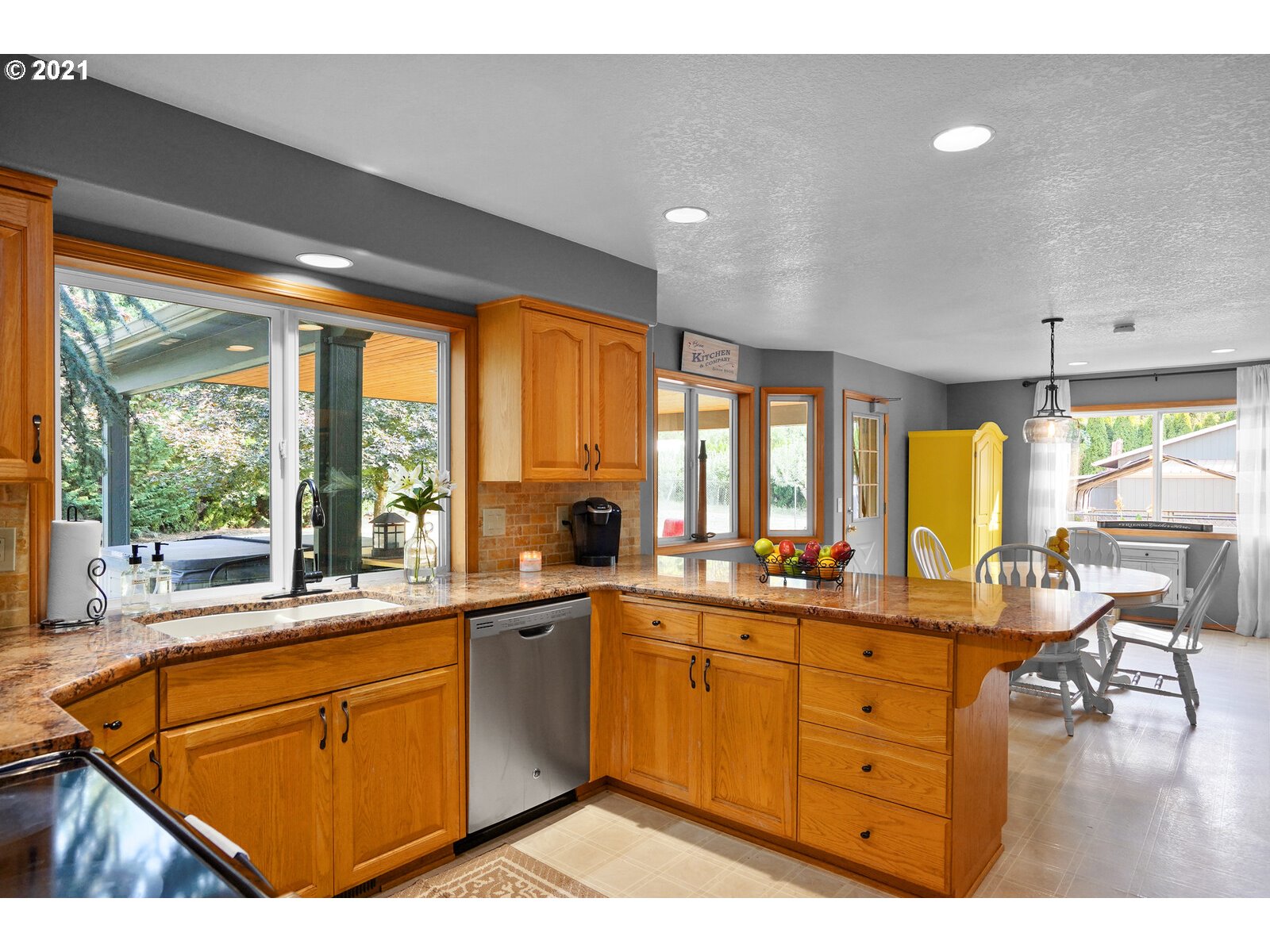 4182 Mountain View Road Silverton, OR 97381 - Photo 12 of 32 Gallery Image 12
