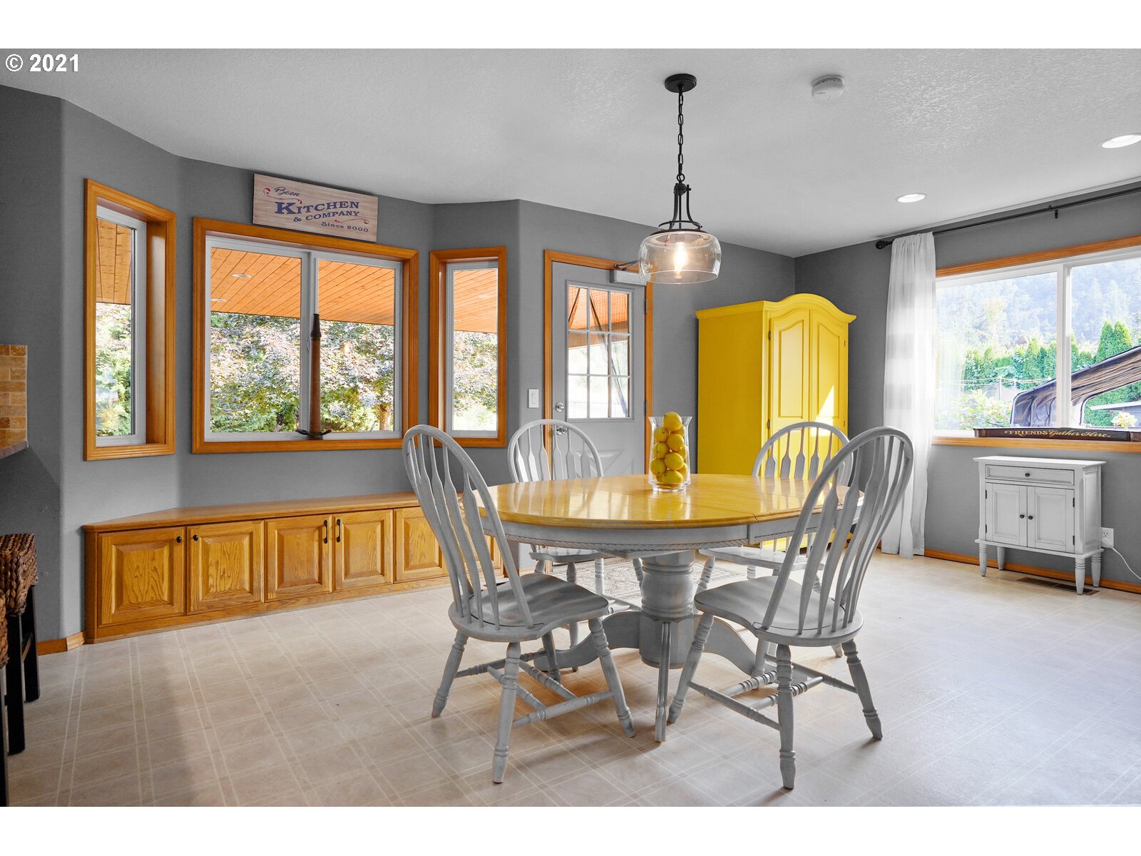 4182 Mountain View Road Silverton, OR 97381 - Photo 13 of 32 Gallery Image 13