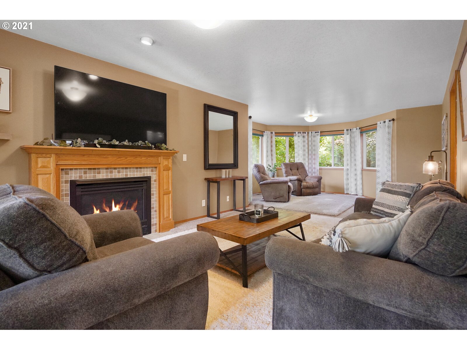 4182 Mountain View Road Silverton, OR 97381 - Photo 6 of 32 Gallery Image 6
