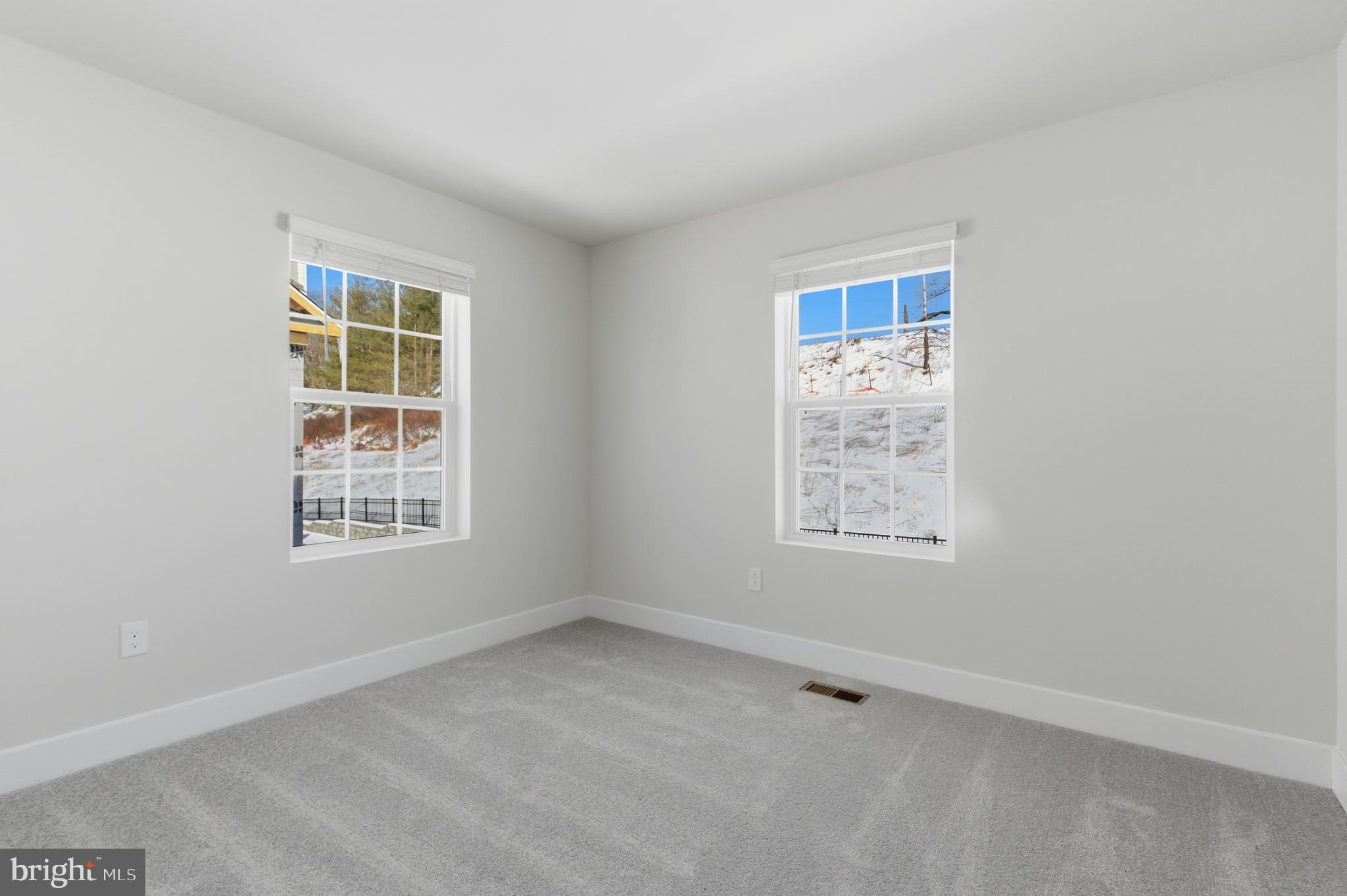 1723 Water Xing Road Pikesville, MD 21208 - Photo 28 of 37 an empty room with a window