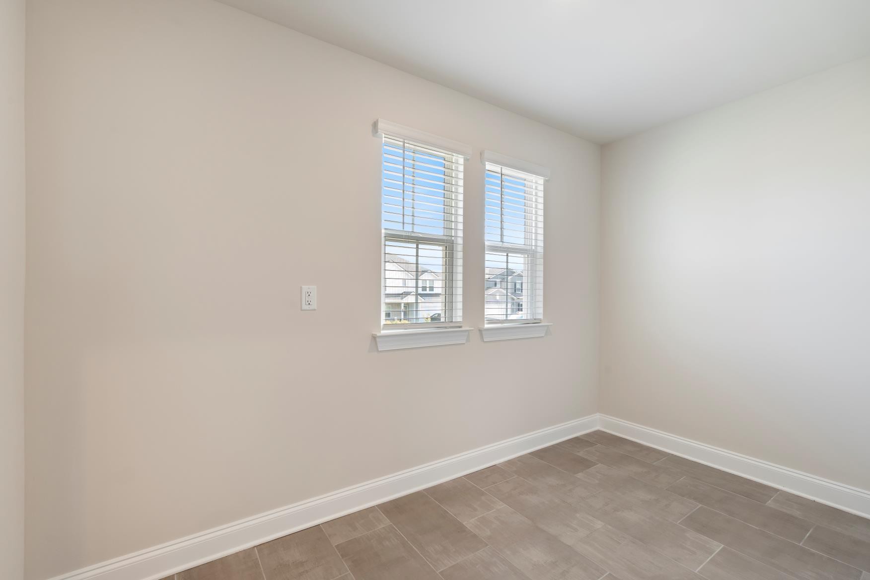 3706 Mathewson Way Murfreesboro, TN 37128 - Photo 47 of 59 an empty room with a window