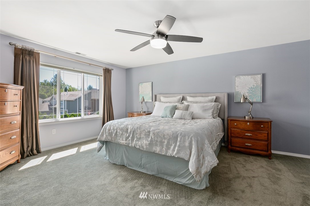 4300 Northeast 7th Place Renton, WA 98059 - Photo 10 of 25 Gallery Image 10