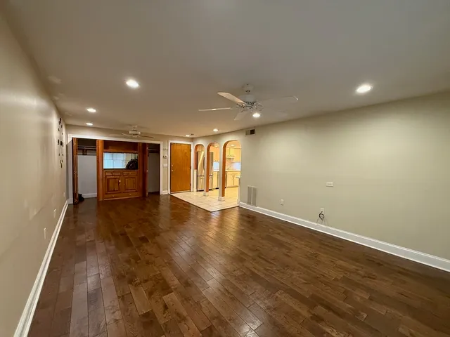 $2,300 | 4 Shadowbrook Lane, Unit 30, Milford, MA 01757