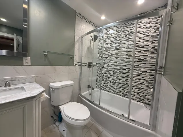 $2,300 | 4 Shadowbrook Lane, Unit 30, Milford, MA 01757