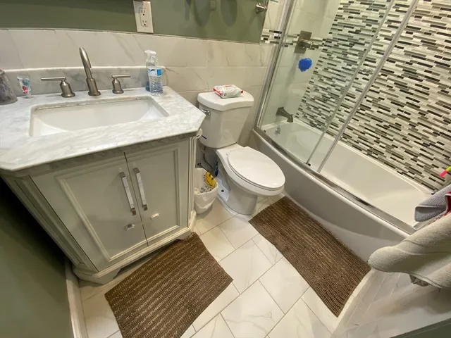 $2,300 | 4 Shadowbrook Lane, Unit 30, Milford, MA 01757