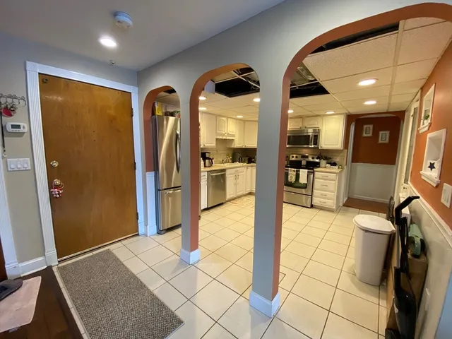 $2,300 | 4 Shadowbrook Lane, Unit 30, Milford, MA 01757