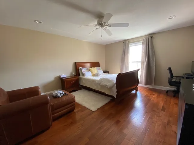 $2,300 | 4 Shadowbrook Lane, Unit 30, Milford, MA 01757